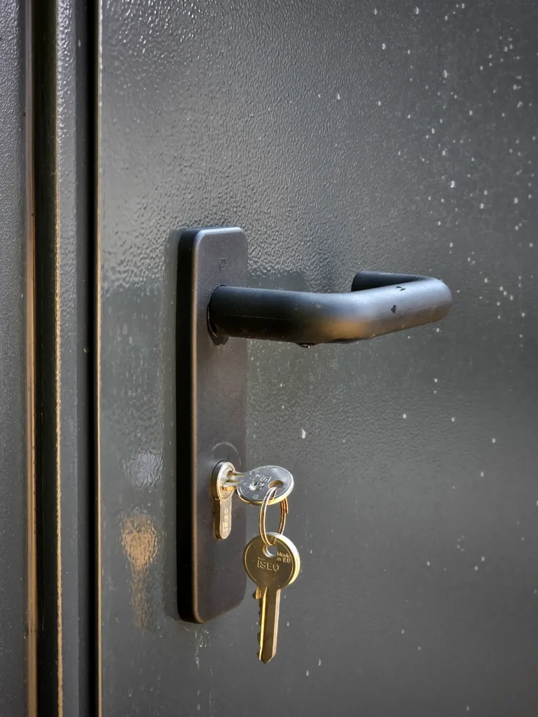 kontener z płyty warstwowej - boxtainer - producent kontenerów - standardowy kontener - prosty pawilon - tani kontener (13)