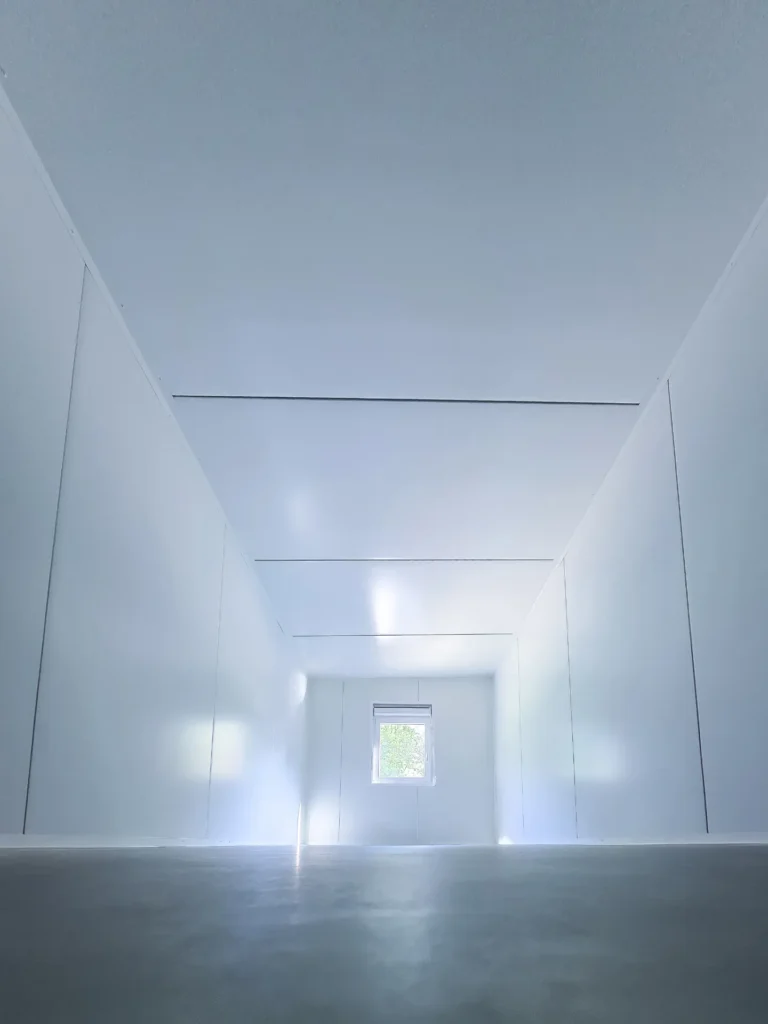 kontener z płyty warstwowej - boxtainer - producent kontenerów - standardowy kontener - prosty pawilon - tani kontener (25)