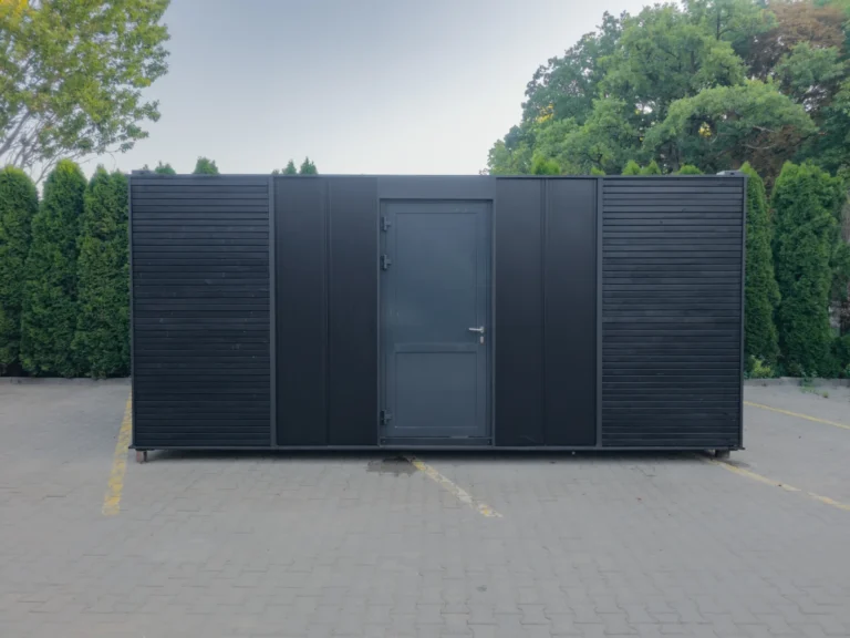 boxtainer - kontener gospodarczy - pomieszczenie gospodarcze - narzędziownia - czarna deska opalana (3)