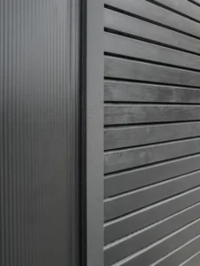 boxtainer - kontener gospodarczy - pomieszczenie gospodarcze - narzędziownia - czarna deska opalana (5)