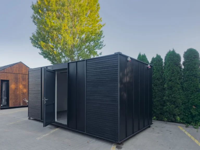 boxtainer - kontener gospodarczy - pomieszczenie gospodarcze - narzędziownia - czarna deska opalana (6)